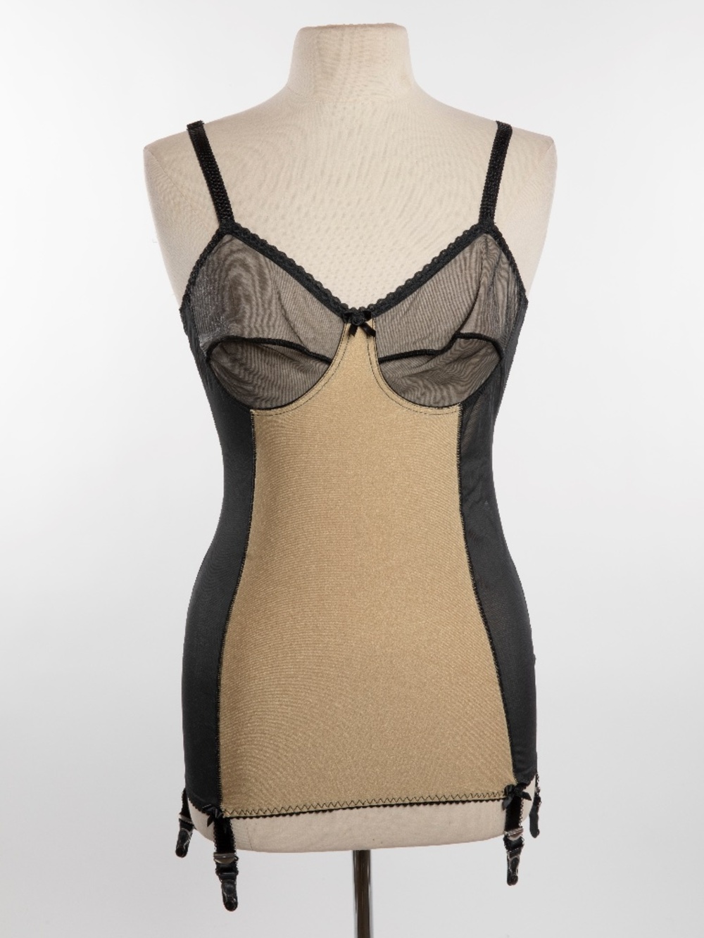 Stockings & Romance Women's Black & Gold Girdle Shapewear - Large